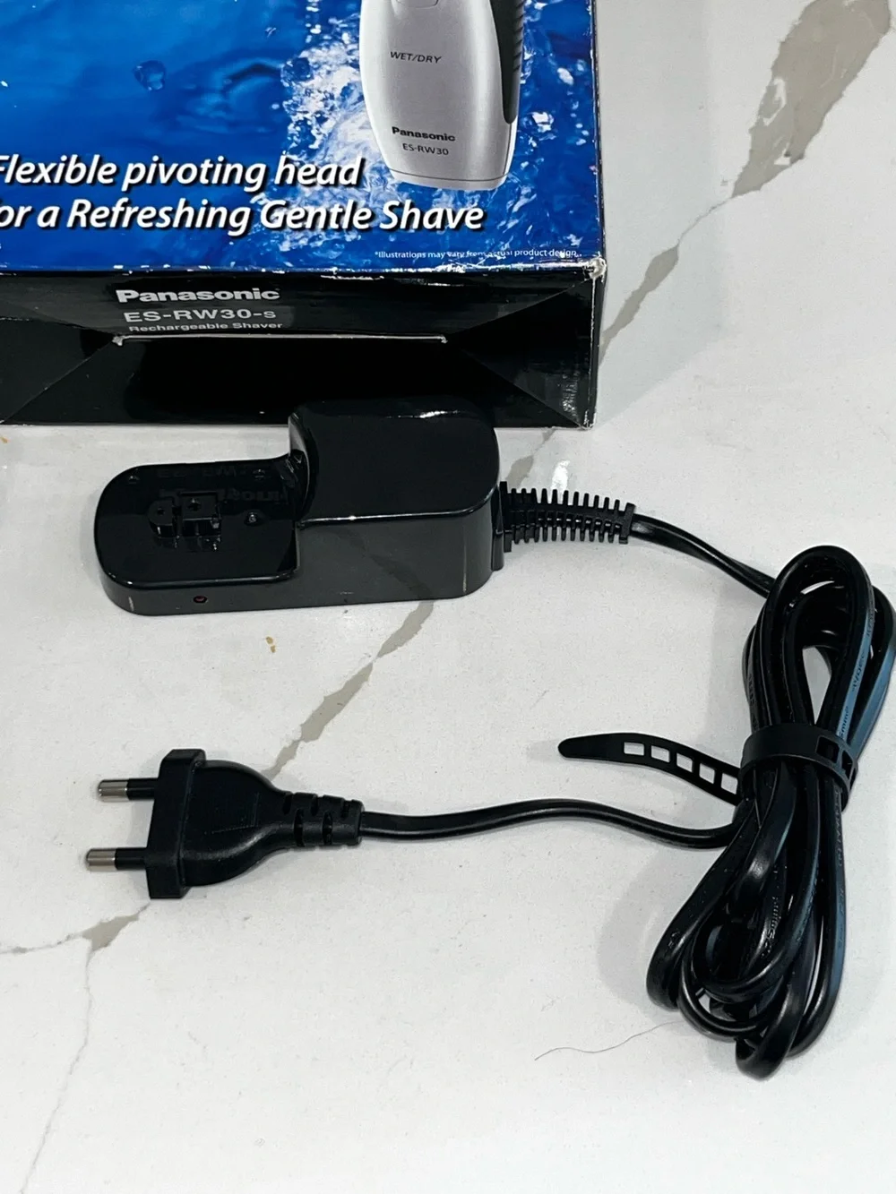 Panasonic Twin 2 Blade Wet/Dry Recharge ES-RW30-S European Market or Traveling